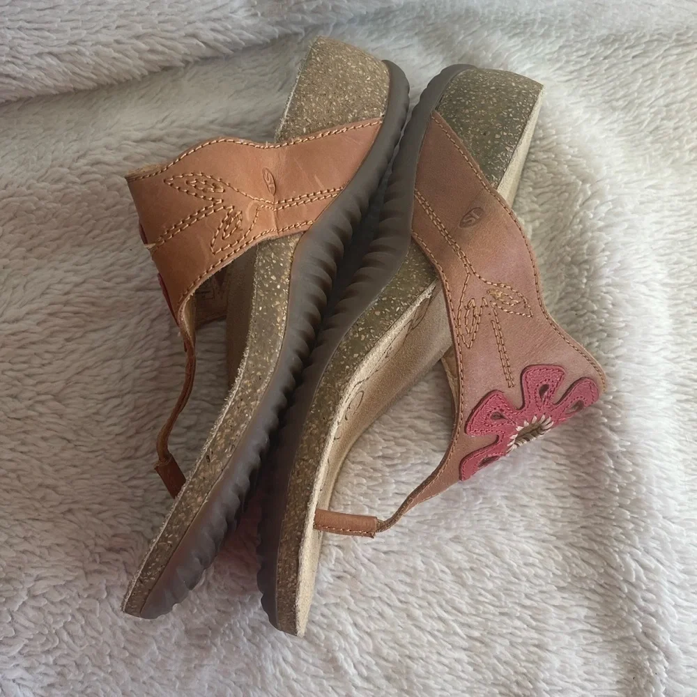 Josef Seibel Natalya 09 leather flower tan red thong sandal